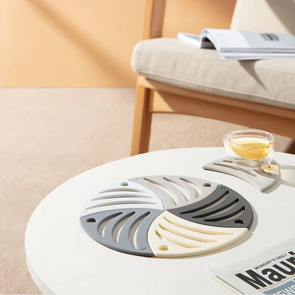 1PCS Xiong & Yang Silicone Insulating Mats: Creative Table & Cup Pads for Home Use, Heat - Resistant, Dishwasher - Safe